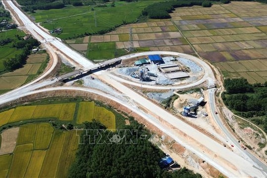 Thủ tướng Phạm Minh Chính yêu cầu đẩy nhanh tiến độ phân bổ, giải ngân vốn đầu tư công 2025