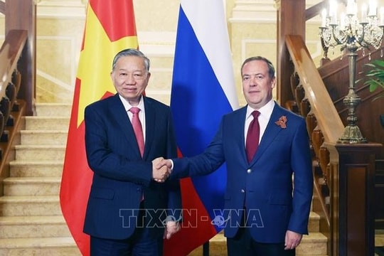 Việt Nam mong muốn hợp tác chặt chẽ với Liên bang Nga để nâng tầm quan hệ