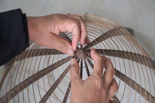 Giữ hồn nón lá ở làng Bố Liêu