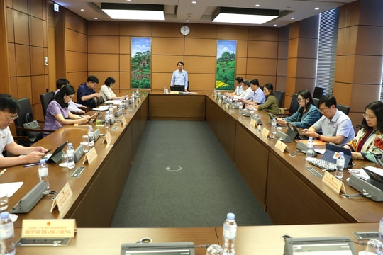 Làm rõ khái niệm “người trực tiếp, thường xuyên” làm công tác xây dựng pháp luật