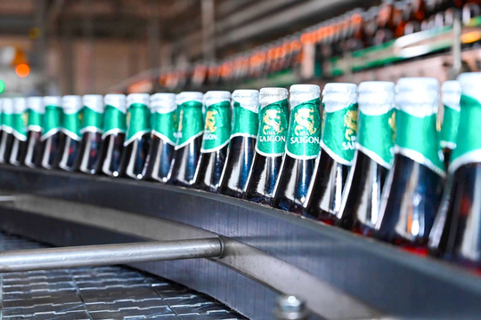 Doanh thu bán bia của Sabeco giảm gần nghìn tỷ đồng, giá cổ phiếu cách xa thời đỉnh cao