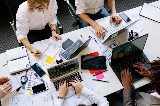 Tây Ban Nha sẽ rút ngắn giờ làm: Tương lai công việc đang dịch chuyển từ lượng sang chất