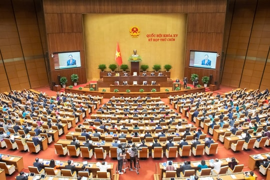 Thảo luận về dự thảo Nghị quyết của Quốc hội sửa đổi, bổ sung một số điều của Hiến pháp năm 2013