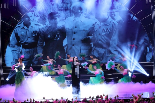 Xúc động “Quà tháng 5 dâng Người”