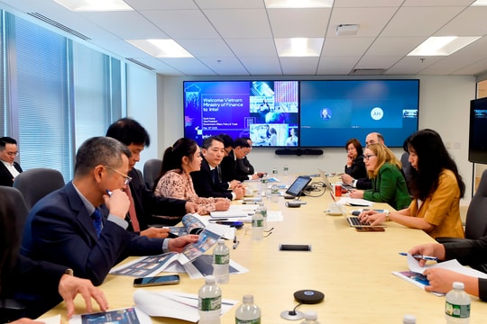 Bộ Tài chính làm việc với Tập đoàn Intel và Meta về phát triển AI