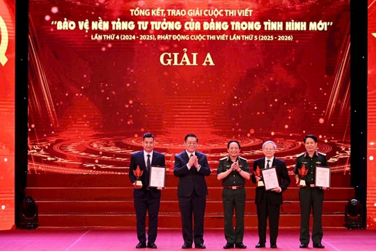 Trao giải cuộc thi viết “Bảo vệ nền tảng tư tưởng của Đảng trong tình hình mới” lần thứ 4