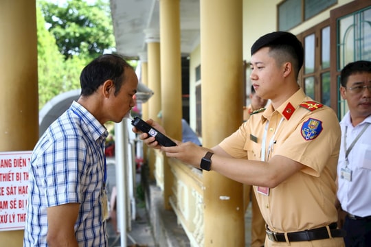 Công an tỉnh Quảng Bình lần đầu tổ chức kỳ thi sát hạch lái xe