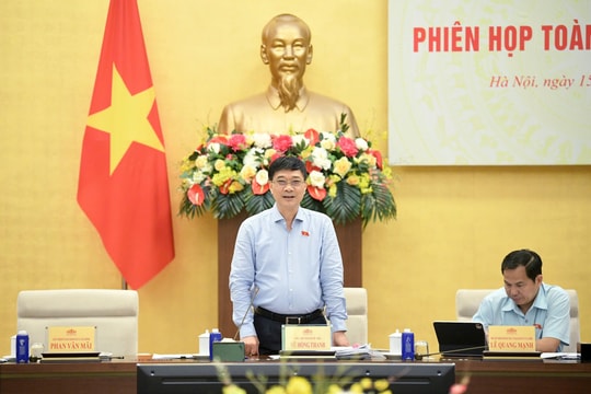 Phó Chủ tịch Quốc hội Vũ Hồng Thanh dự Phiên họp toàn thể của Ủy ban Kinh tế và Tài chính