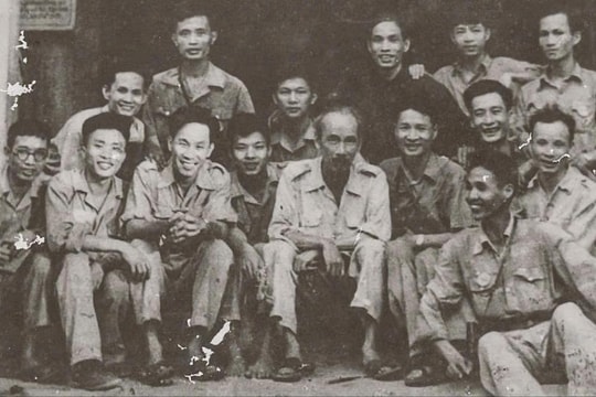 Bài 1: Người thầy, đồng nghiệp vĩ đại