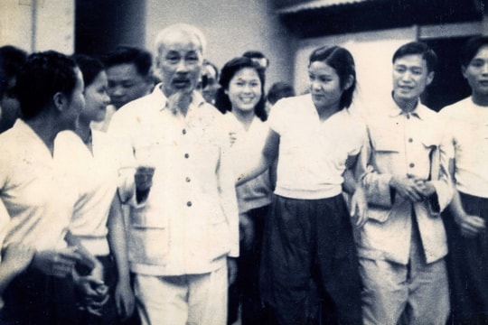 Bài cuối: Nhớ về Bác “lòng ta trong sáng hơn”