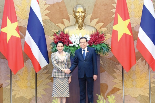 Chủ tịch Quốc hội Trần Thanh Mẫn hội kiến Thủ tướng Vương quốc Thái Lan