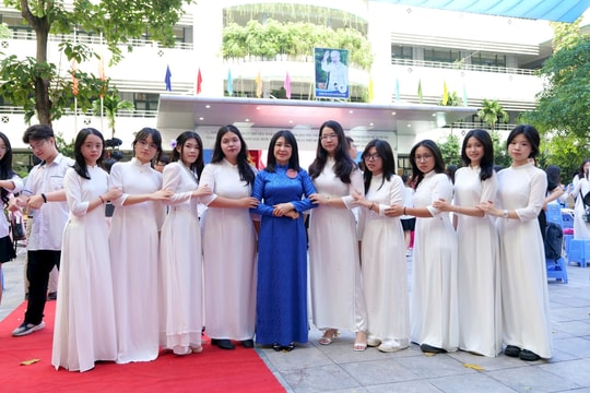 Lấy ý kiến về chế độ trả lương dạy thêm giờ đối với nhà giáo