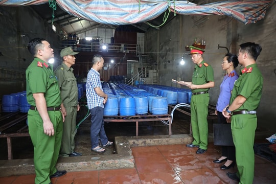 Bắc Giang: Khởi tố chủ cơ sở bán ra thị trường 60 tấn giá đỗ ngâm hóa chất kích thích