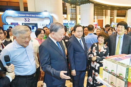 “Trước Nhân dân cả nước, chúng ta cam kết…”