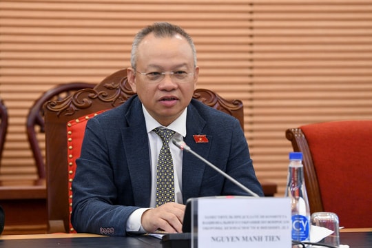 Phó Chủ nhiệm Ủy ban Quốc phòng, An ninh và Đối ngoại tiếp Đoàn đại biểu tỉnh Vladimir, Nga