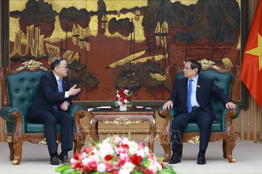 Thủ tướng Phạm Minh Chính đề nghị PowerChina hỗ trợ Việt Nam phát triển công nghiệp đường sắt