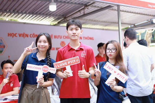 Bộ GD-ĐT phải tăng lọc ảo thêm 4 lần, lùi lịch công bố điểm chuẩn đại học đến 22/8