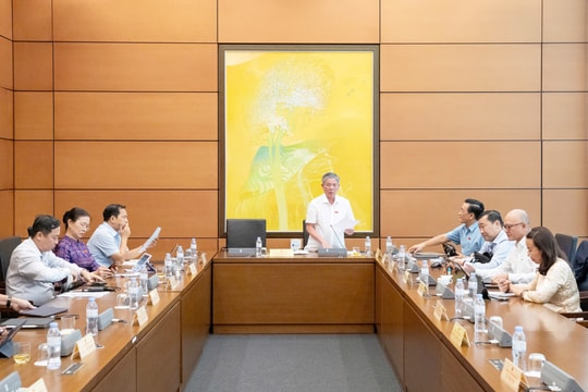 Lo “bao cấp ngược” nếu không quy định rõ điều kiện hỗ trợ học phí