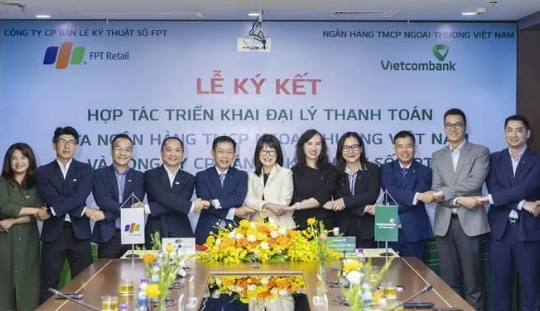 Vietcombank và FPT Retail ký kết thỏa thuận hợp tác triển khai mô hình đại lý thanh toán