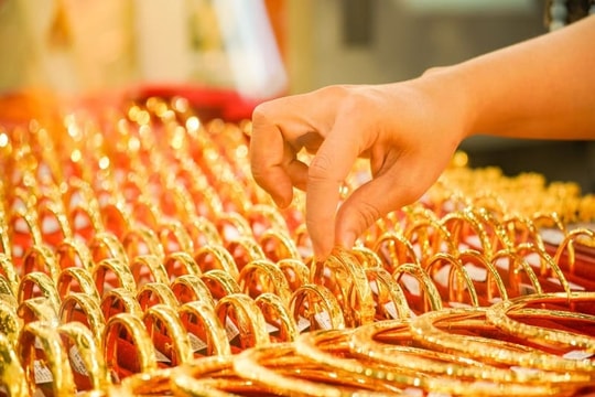 Giá vàng ngày 23/5: SJC chênh gần 13 triệu đồng/lượng so với thế giới