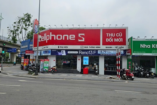 Cửa hàng CellphoneS vừa bị cháy đã nhanh chóng hoạt động trở lại
