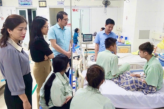 Bộ GD-ĐT thăm hỏi, động viên các gia đình, học sinh đuối nước tại Quảng Ninh