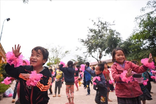 Cụ thể hóa chính sách ưu tiên để tạo đột phá cho giáo dục vùng dân tộc thiểu số, miền núi