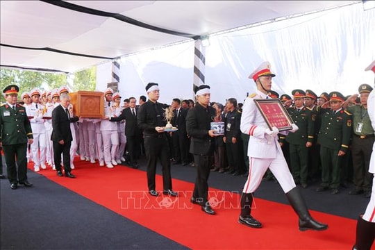 Lễ an táng nguyên Chủ tịch nước Trần Đức Lương tại Quảng Ngãi