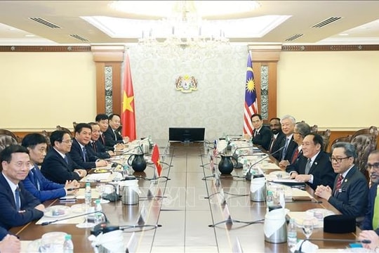 Thủ tướng Phạm Minh Chính hội kiến Chủ tịch Thượng viện Malaysia