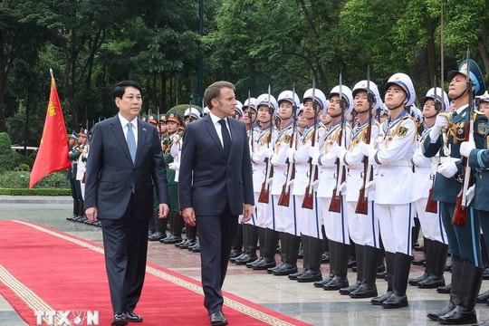 Chủ tịch nước Lương Cường chủ trì lễ đón Tổng thống Cộng hòa Pháp