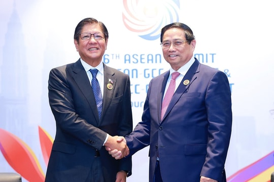 Thủ tướng Phạm Minh Chính gặp Tổng thống Philippines