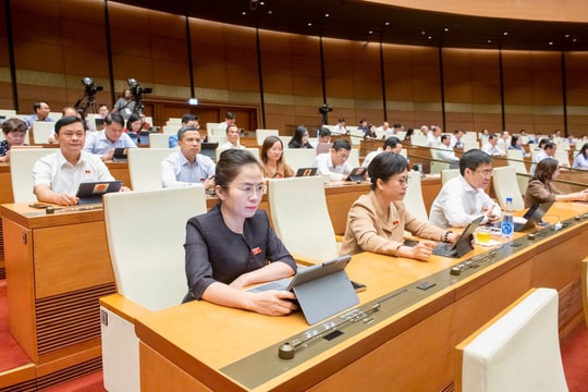 Đoàn ĐBQH tỉnh Nghệ An: Đồng hành cùng Quốc hội, gắn bó với cử tri