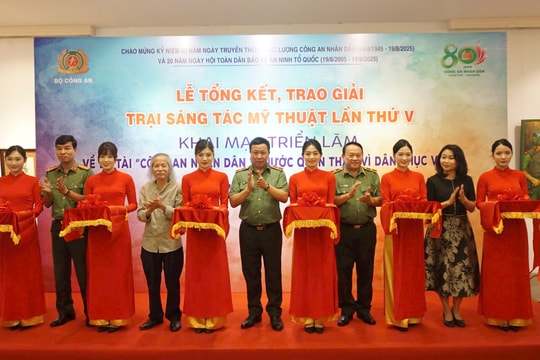 Trao giải sáng tác mỹ thuật đề tài Công an nhân dân