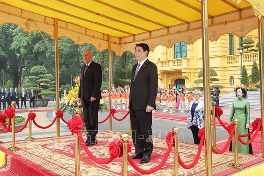 Chủ tịch nước Lương Cường chủ trì lễ đón Tổng thống Hungary