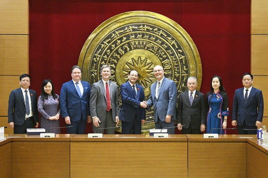 Phó Chủ tịch Quốc hội Trần Quang Phương tiếp Đoàn hạ nghị sĩ Hoa Kỳ