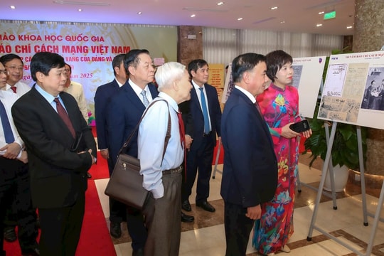 Triển lãm ảnh “Thành tựu 100 năm báo chí cách mạng Việt Nam”