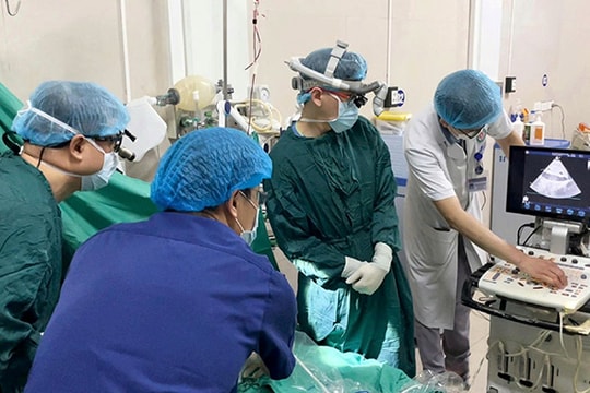 Cấp cứu ca viêm cơ tim tối cấp: ECMO lưu động vượt hơn 100km cứu sống bé gái nguy kịch