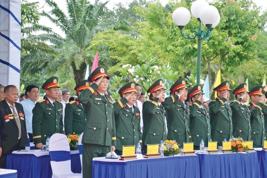 Phó Chủ tịch Quốc hội, Thượng tướng Trần Quang Phương dự Lễ kỷ niệm 60 năm Ngày Chiến thắng Ba Gia