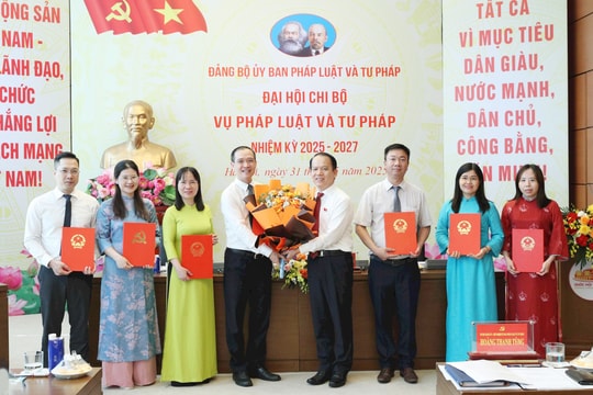 Đại hội Chi bộ Vụ Pháp luật và Tư pháp nhiệm kỳ 2025 - 2027