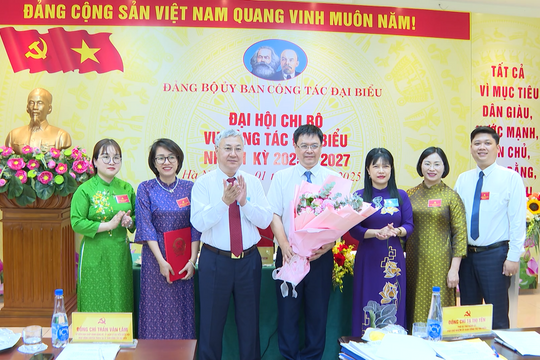 Chi bộ Vụ Công tác đại biểu: Tham mưu triển khai xây dựng hệ thống công nghệ thông tin phục vụ bầu cử đại biểu Quốc hội khóa XVI
