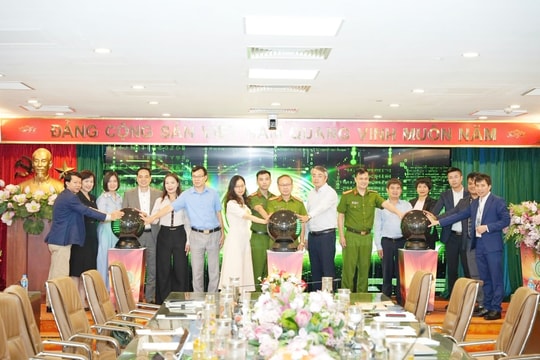 Có thể đăng ký chữ ký số qua app VNeID và VCB Digibank