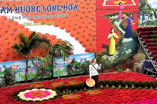 Quảng Phú Cầu giữ lửa làng nghề và thích ứng cuộc sống hiện đại