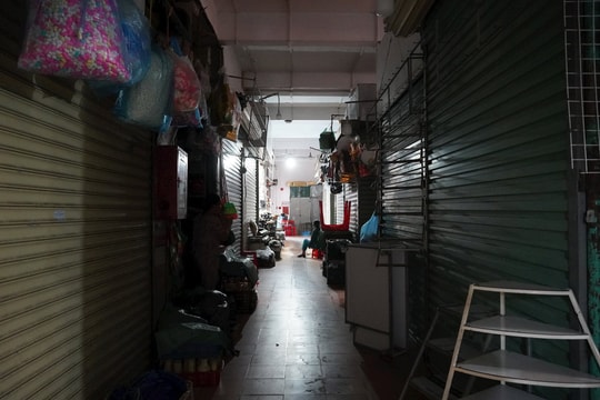 Nhiều ki-ốt đóng cửa, chợ trung tâm Quảng Bình trầm lắng