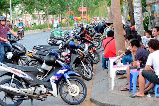 Sử dụng trái phép lòng đường, vỉa hè để trông giữ xe bị xử lý thế nào?