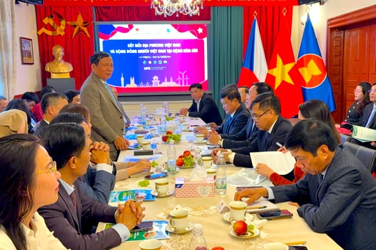 Quảng Bình quảng bá du lịch, kết nối với doanh nghiệp Việt Nam tại châu Âu