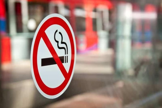 Pháp cấm hút thuốc ở hầu hết khu vực công cộng ngoài trời