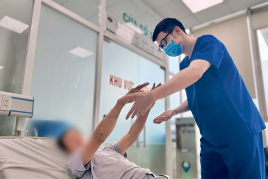 Làm việc ngoài trời nắng 42 độ C, người đàn ông nguy kịch vì sốc nhiệt