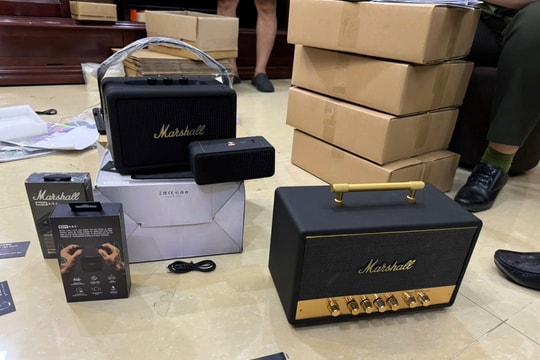 Khởi tố vụ án nhóm đối tượng chuyên bán loa giả mạo thương hiệu Marshall tại Hà Nội