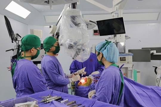 Đau đầu kéo dài, đi khám mới biết u não chảy máu nguy kịch