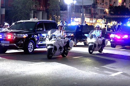 Công an diễn tập chống khủng bố, bảo vệ yếu nhân ở trung tâm TP. Hồ Chí Minh